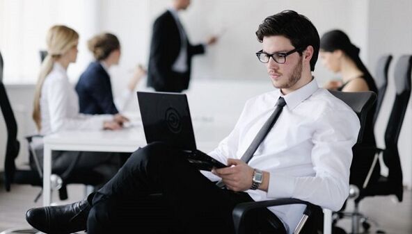 लम्बर ओस्टियोचोन्ड्रोसिस के कारण के रूप में गतिहीन कार्य